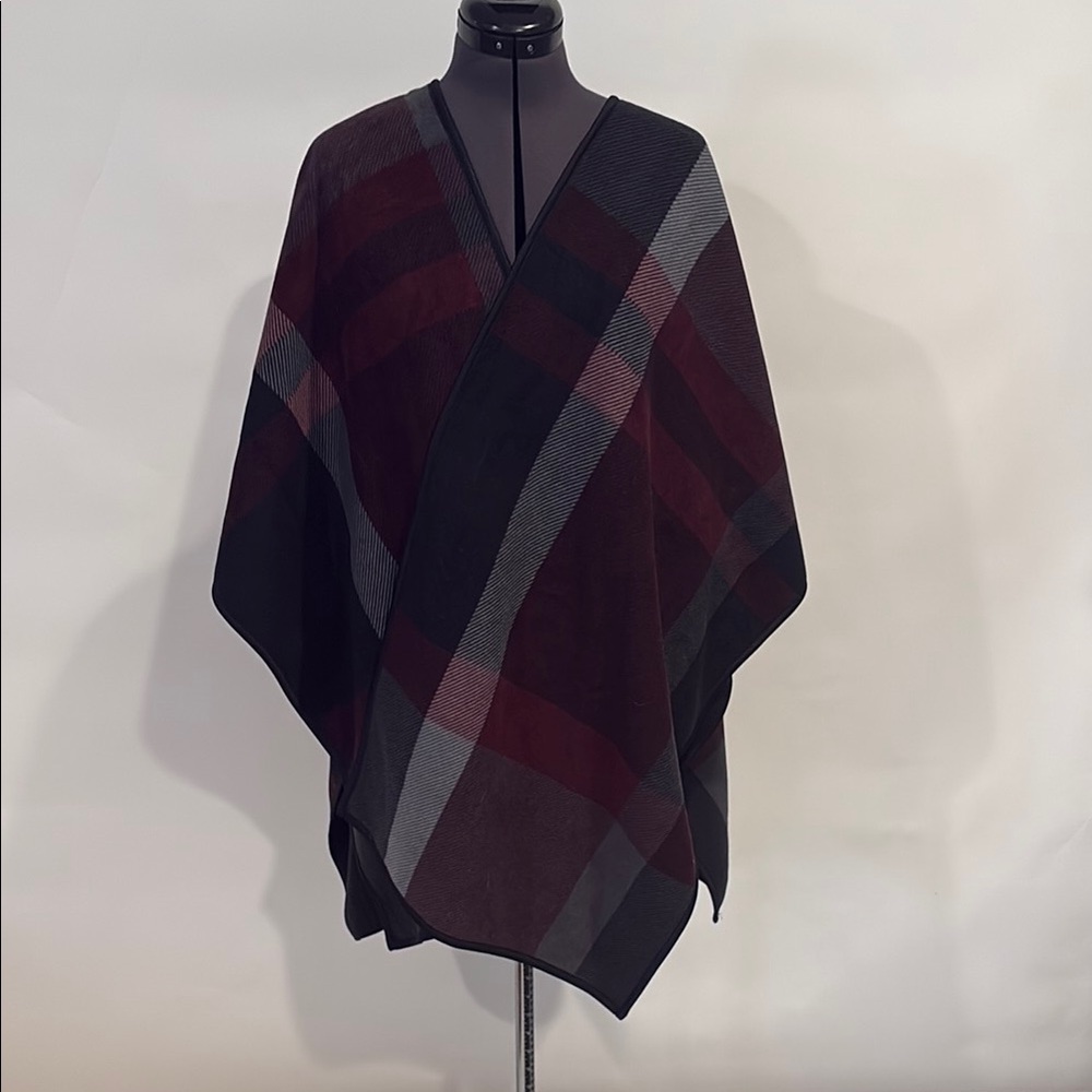 Chic Plaid Fleece Reversible Wrap